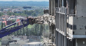 Krenulo rušenje nižih katova Vjesnika