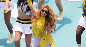 Shakira i Burna Boy - 4