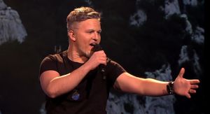 Sven Pocrnić kao Thompson