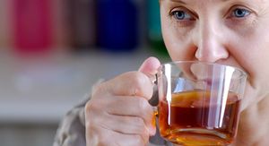 Čaj od 3 korijena koji pomaže jetri – pijte ga 21 dan i probudite tijelo nakon zime