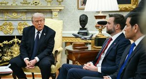 Donald Turmp u Ovalnom ured u s J.D. Vanceom i Marcom Rubiom