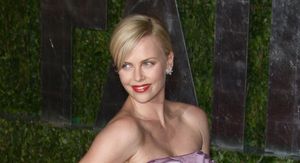 Charlize Theron na Oscarima 2010. godine u Diorovoj haljini - 6