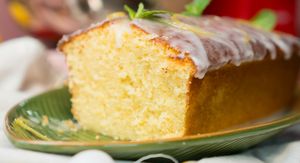 Mirisni Uskrs: Elegantni limun kolač s glazurom