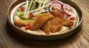 Fishchips pikant sa Humusom od slanutka