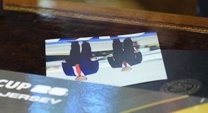 Fotografija Trumpa i Putina u Ovalnom uredu