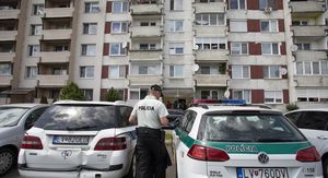 Slovačka policija ispred zgrade u kojoj živi osumnjičenik za napad na premijera Roberta Fica