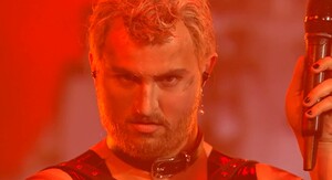 Sven Pocrnić kao Sam Smith