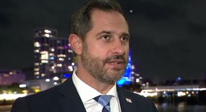 Tonči Glavina, ministar turizma