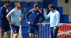 Zlatko Dalić i Luka Sučić