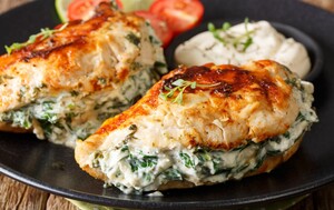 Pileća prsa punjena špinatom i krem sirom