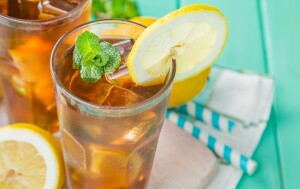 Domaći ledeni čaj: Zdrav i osvježavajući napitak za ljeto od samo 3 sastojka | Kreni zdravo!