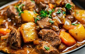 Napravite gulaš od sastojaka koje pronađite u svojem hladnjaku i smočnici