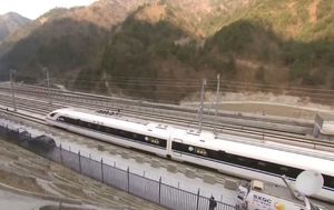 Brzi vlak u Kini (Foto: screenshot/Reuters)