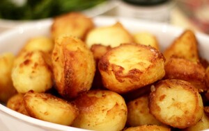 Krumpir pečen u svinjskoj masti