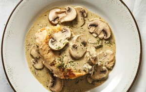 Piletina i gljive u finom umaku