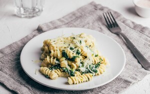 Tjestenina s limunom, ricottom i špinatom