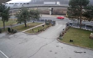 Crveni automobil unio nemir među mještane (Foto: Dnevnik.hr) - 1