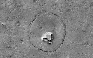Krater u obliku medvjeda na Marsu