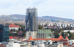 Zagrebačka katedrala u ruhu od skele