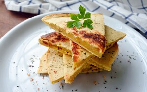 Talijanska pogača farinata od brašna slanutka