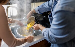 Ne izlijevajte kipuću vodu u sudoper