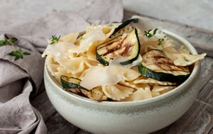 Carbonara s grilanim tikvicama i pecorinom