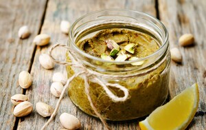 Pesto od mente i pistacija