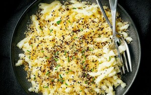 Tjestenina s hrskavim posipom