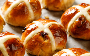 Hot cross buns peciva