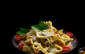 Ravioli s pestom i cherry rajčicama