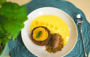 Ivana Soldo: Mekani biskvit s aromatičnom kremom, maceriranim mandarinama i creme anglaise - 9