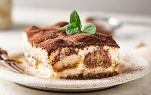 Tiramisu kolač s cheesecake kremom