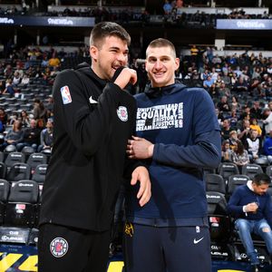 Ivica Zubac i Nikola Jokić (Foto: AFP)