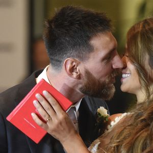 Lionel Messi i Antonella Roccuzzo (Foto: AFP)