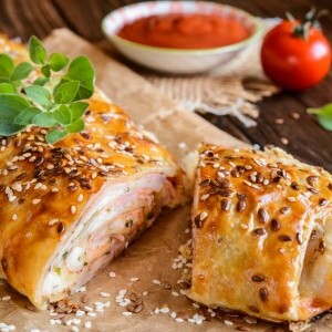 Lisnata savijača sa šunkom i sirom