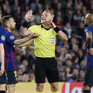 Ivan Rakitić, Jordi Alba i Arturo Vidal (Foto: AFP)