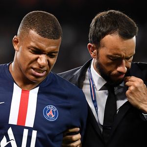 Ozlijeđeni Kylian Mbappe (Foto: AFP)