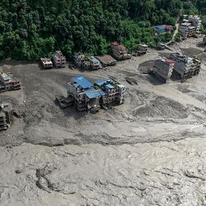 Broj poginulih u poplavama u Nepalu dosegao 469
