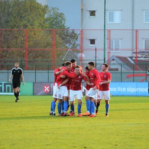 Vedran Gerc slavi pogodak s momčadi (Foto: www.torpedo.media)