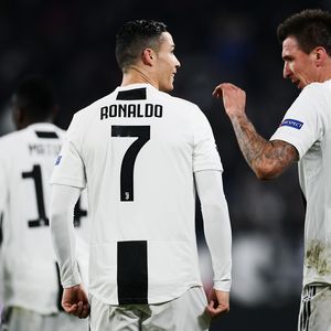 Cristiano Ronaldo i Mario Mandžukić (Foto: AFP)