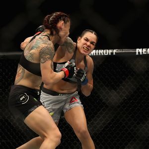 Amanda Nunes protiv Cyborg (Foto: AFP)