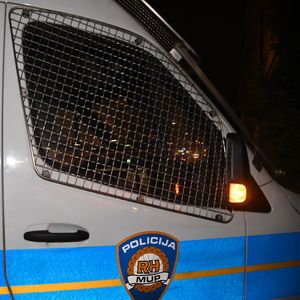 Policija; Ilustracija