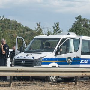 Policija na autocesti, ilustracija
