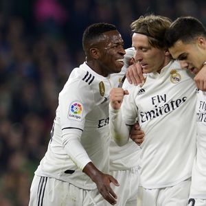 Luka Modrić sa suigračima (Foto: AFP)