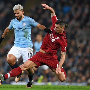 Sergio Aguero i Dejan Lovren (Foto: AFP)