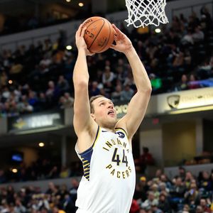 Bojan Bogdanović zakucava (Foto: AFP)