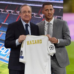 Eden Hazard s dresom Reala bez broja (Foto: AFP)