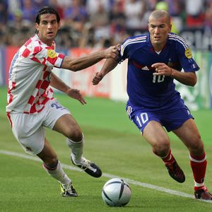 Roso i Zidane u duelu (Foto: AFP)