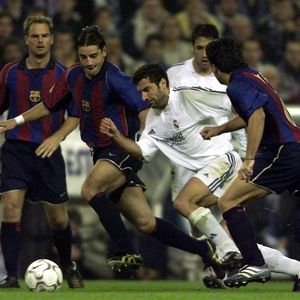 Luis Figo protiv Barcelone (Foto: AFP)
