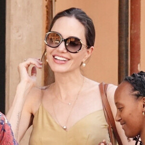 Angelina Jolie u maksi haljini talijanske dizajnerice Alberte Ferretti - 4